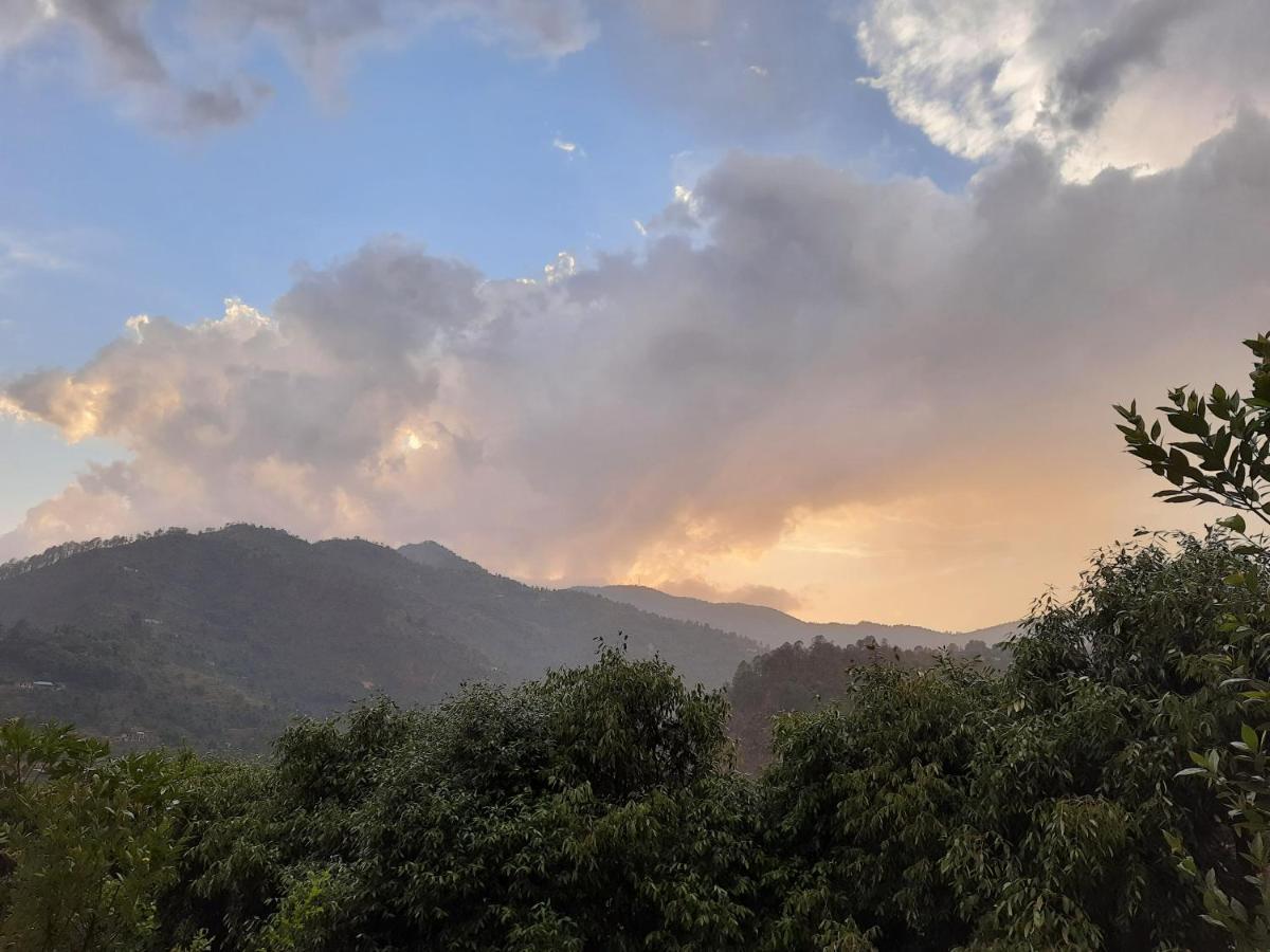Mukteshwar Grand Retreat マックトシュワー エクステリア 写真